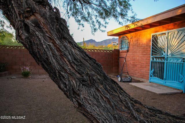 3841 N Four Winds Drive, Tucson, AZ 85750