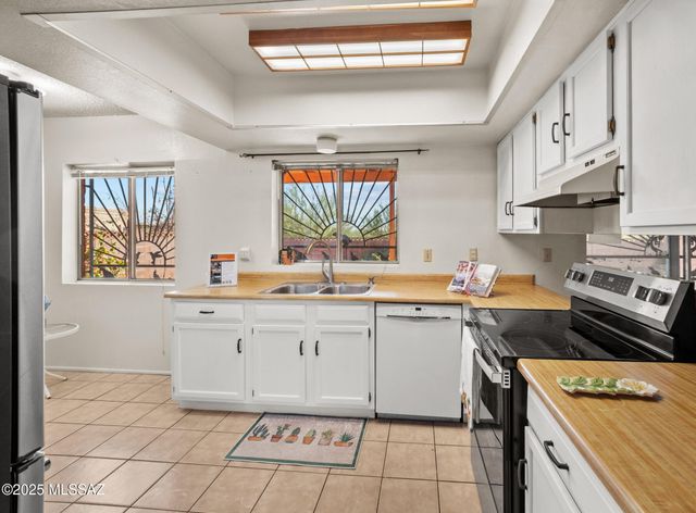 3841 N Four Winds Drive, Tucson, AZ 85750