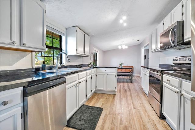 13713 WALDEN SHEFFIELD ROAD, Dover, FL 33527