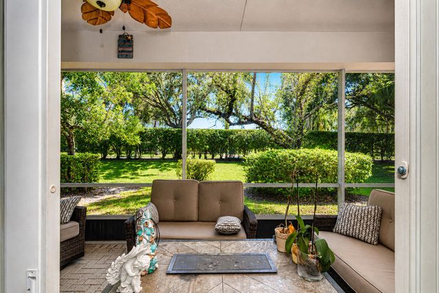 9663 Great Egret Court, West Palm Beach, FL 33411