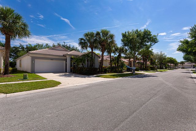 9663 Great Egret Court, West Palm Beach, FL 33411