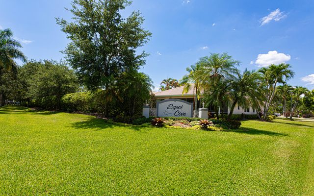 9663 Great Egret Court, West Palm Beach, FL 33411