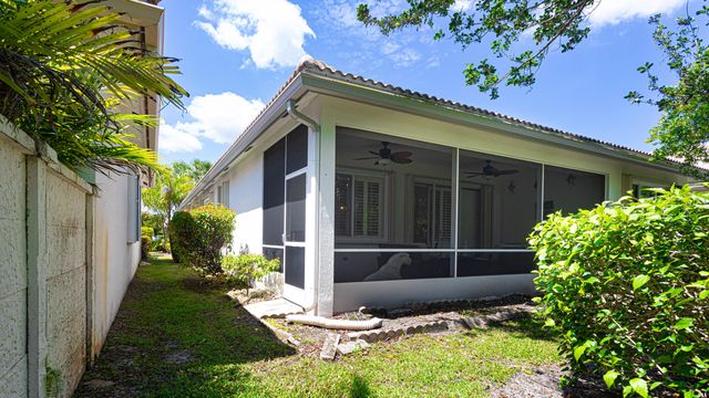9663 Great Egret Court, West Palm Beach, FL 33411