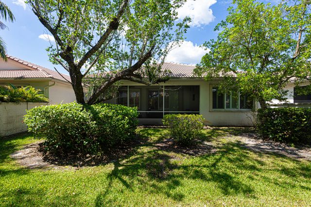 9663 Great Egret Court, West Palm Beach, FL 33411
