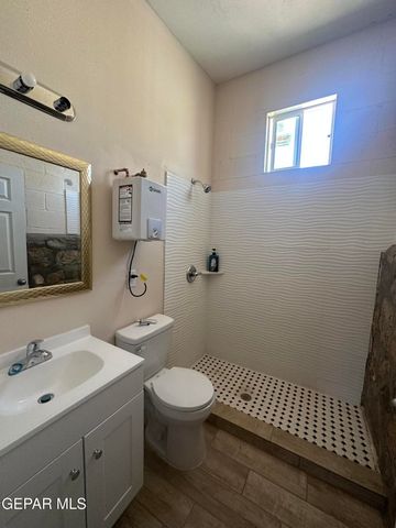 4640 La Luz Avenue B, El Paso, TX 79903