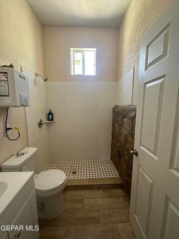 4640 La Luz Avenue B, El Paso, TX 79903