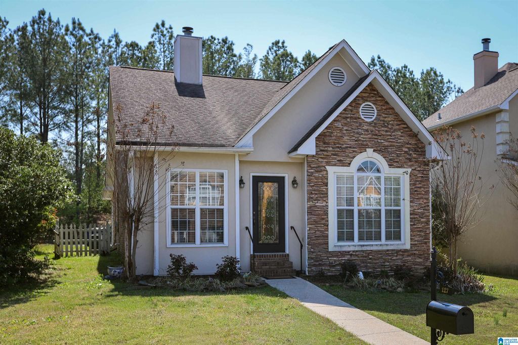127 WARWICK CIRCLE, Alabaster, AL 35007