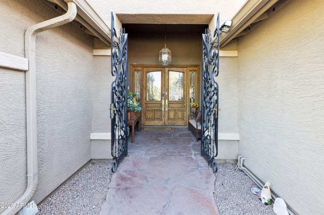 2637 E CARLA VISTA Drive, Gilbert, AZ 85295
