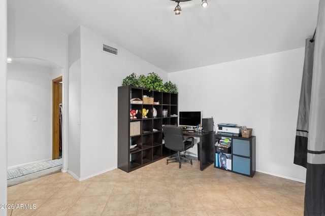2637 E CARLA VISTA Drive, Gilbert, AZ 85295