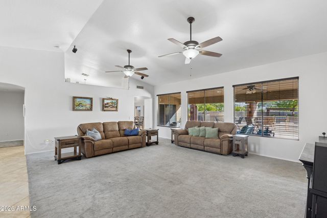 2637 E CARLA VISTA Drive, Gilbert, AZ 85295