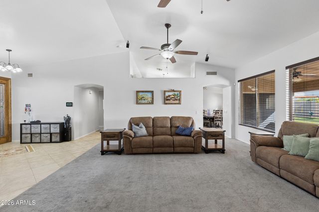2637 E CARLA VISTA Drive, Gilbert, AZ 85295