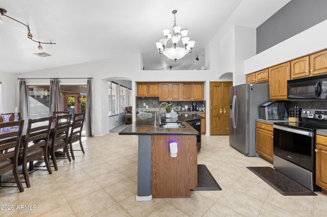 2637 E CARLA VISTA Drive, Gilbert, AZ 85295