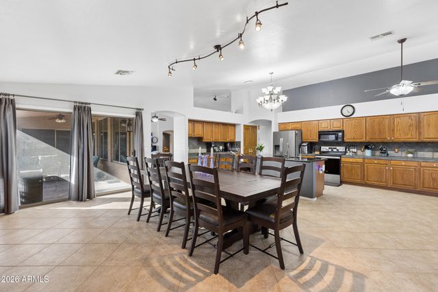 2637 E CARLA VISTA Drive, Gilbert, AZ 85295