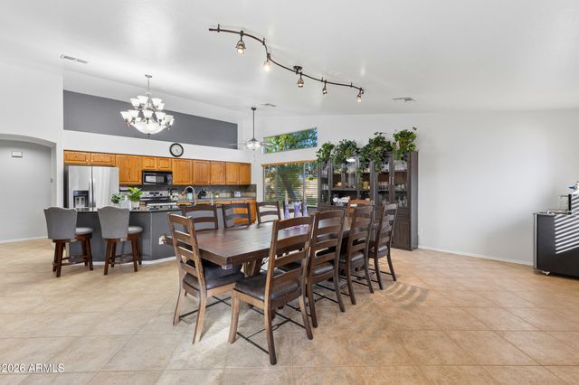 2637 E CARLA VISTA Drive, Gilbert, AZ 85295