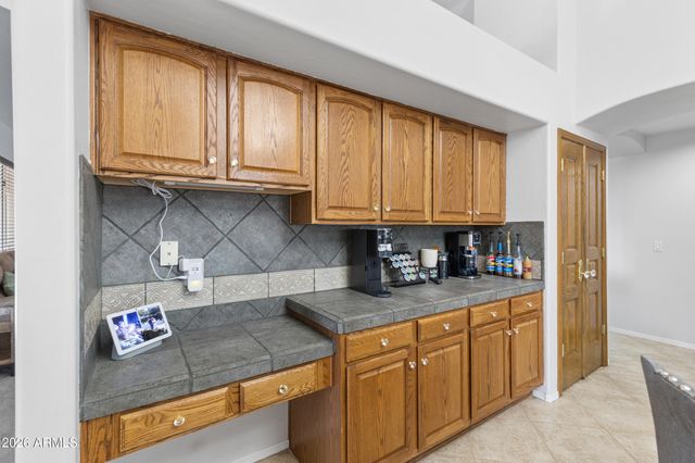2637 E CARLA VISTA Drive, Gilbert, AZ 85295