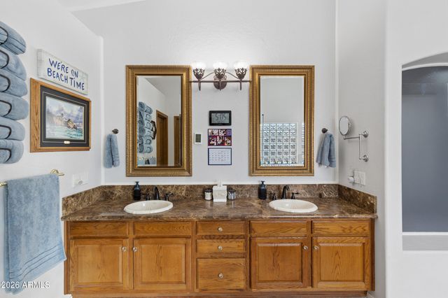 2637 E CARLA VISTA Drive, Gilbert, AZ 85295