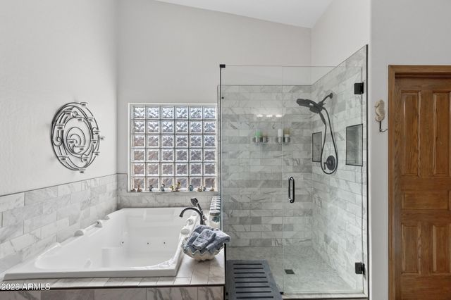 2637 E CARLA VISTA Drive, Gilbert, AZ 85295