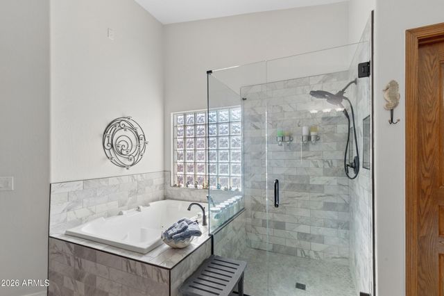 2637 E CARLA VISTA Drive, Gilbert, AZ 85295