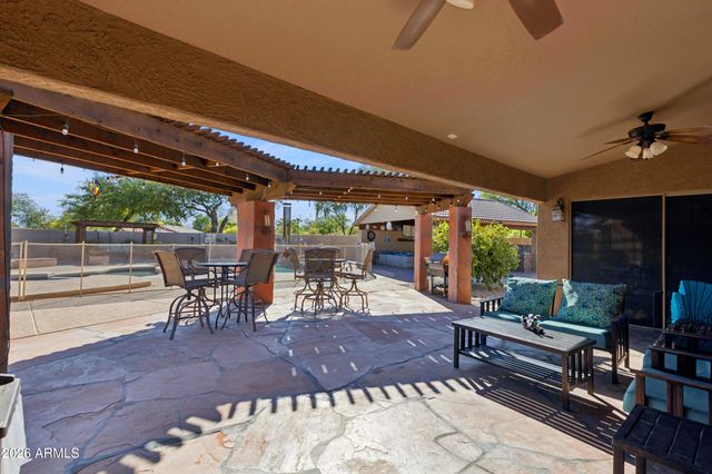 2637 E CARLA VISTA Drive, Gilbert, AZ 85295