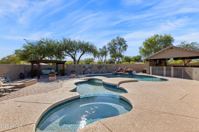 2637 E CARLA VISTA Drive, Gilbert, AZ 85295