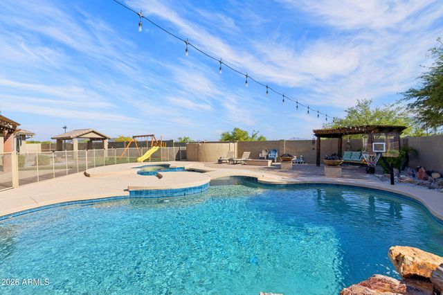 2637 E CARLA VISTA Drive, Gilbert, AZ 85295