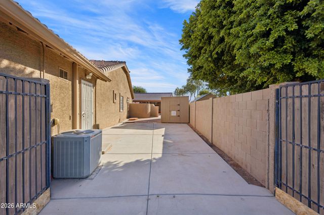 2637 E CARLA VISTA Drive, Gilbert, AZ 85295