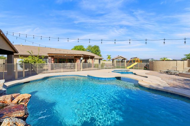 2637 E CARLA VISTA Drive, Gilbert, AZ 85295