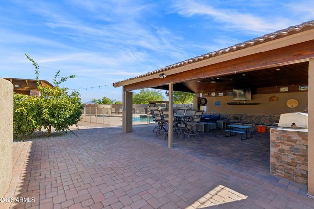 2637 E CARLA VISTA Drive, Gilbert, AZ 85295