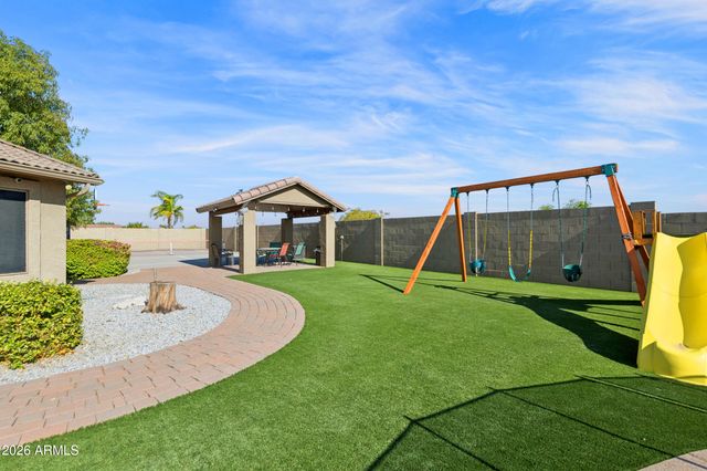2637 E CARLA VISTA Drive, Gilbert, AZ 85295