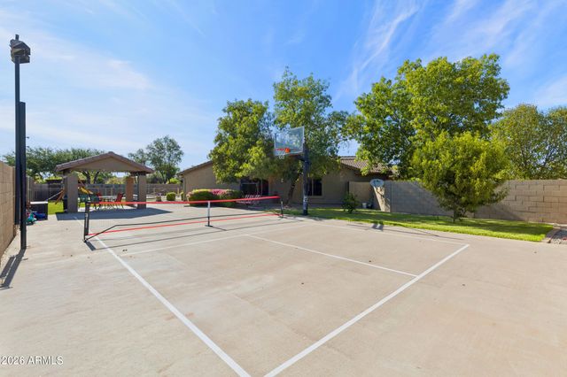 2637 E CARLA VISTA Drive, Gilbert, AZ 85295