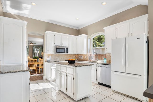 613 Saddleback Lane, Flower Mound, TX 75028