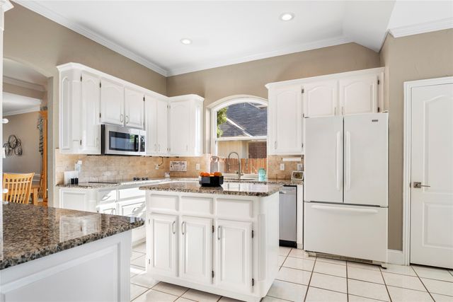 613 Saddleback Lane, Flower Mound, TX 75028