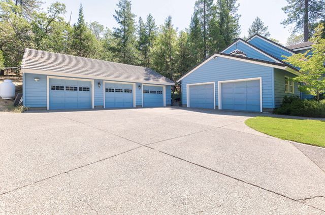 543 Serenity Lane, Grants Pass, OR 97526