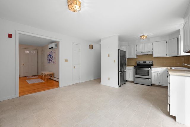 31 Old Village Rd, Chatham, MA 02633