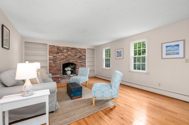 31 Old Village Rd, Chatham, MA 02633