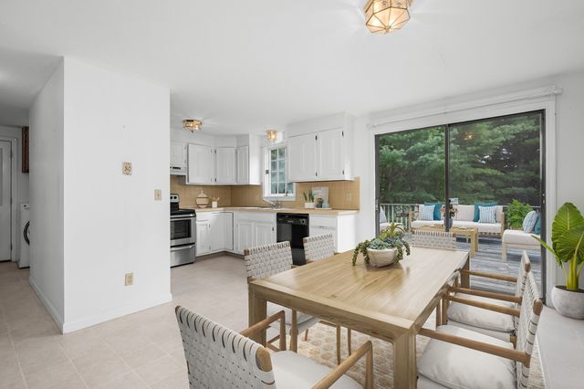 31 Old Village Rd, Chatham, MA 02633