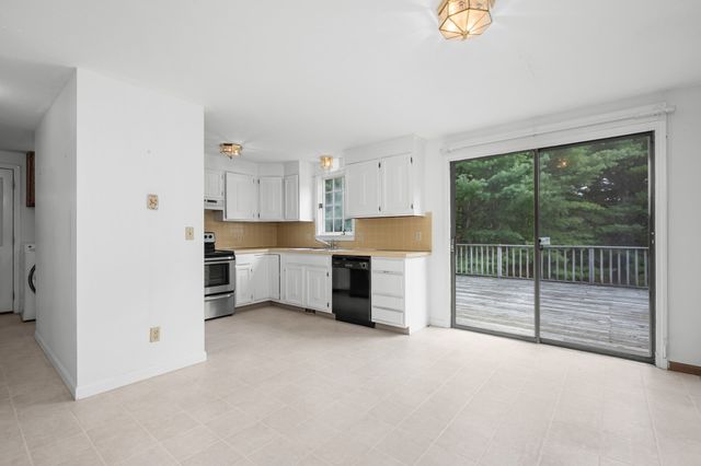 31 Old Village Rd, Chatham, MA 02633