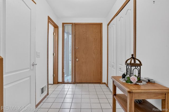 29441 Sylvan Lane, Farmington Hills, MI 48334