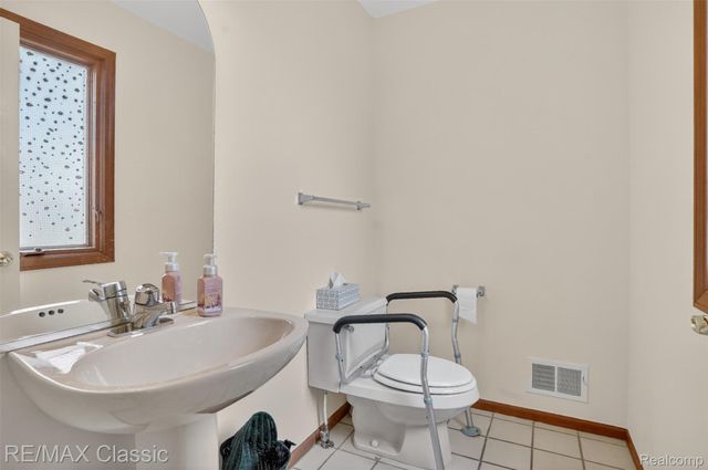 29441 Sylvan Lane, Farmington Hills, MI 48334