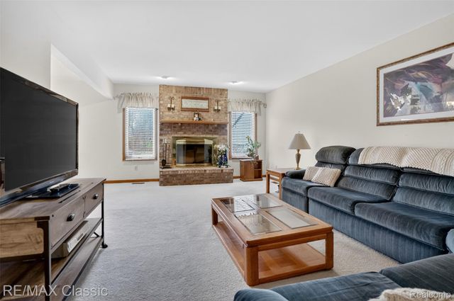 29441 Sylvan Lane, Farmington Hills, MI 48334