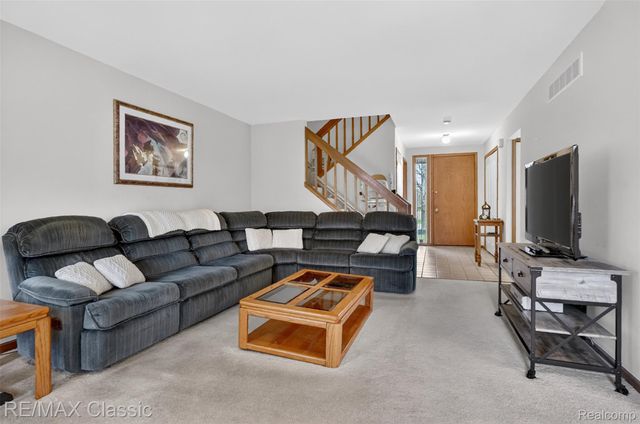 29441 Sylvan Lane, Farmington Hills, MI 48334