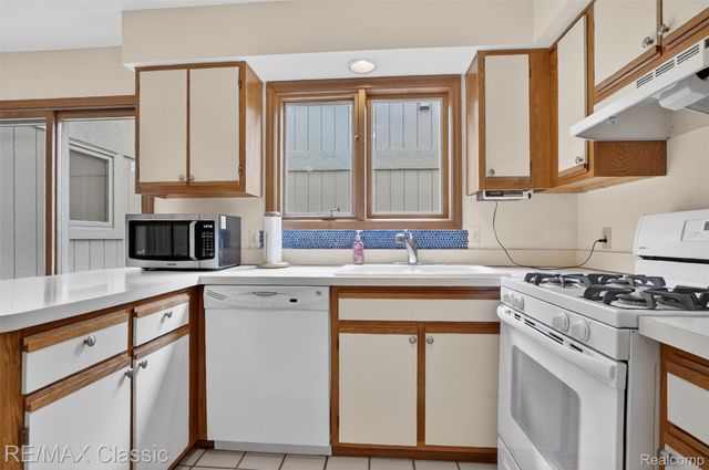 29441 Sylvan Lane, Farmington Hills, MI 48334