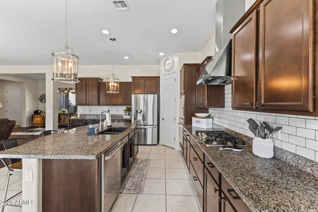 18495 W PARADISE Lane, Surprise, AZ 85388