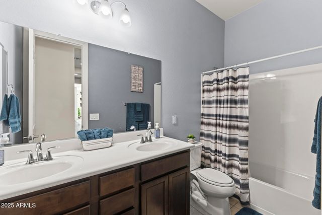 18495 W PARADISE Lane, Surprise, AZ 85388