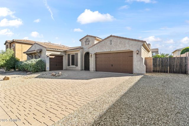 18495 W PARADISE Lane, Surprise, AZ 85388