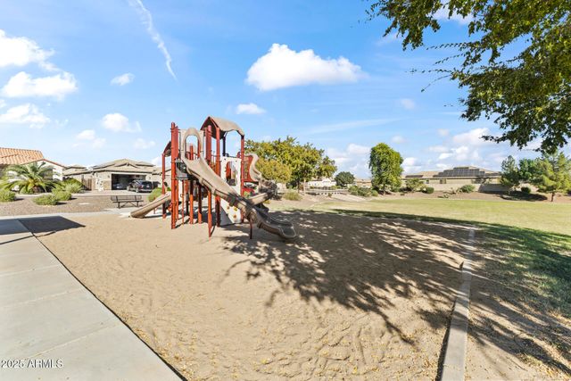 18495 W PARADISE Lane, Surprise, AZ 85388