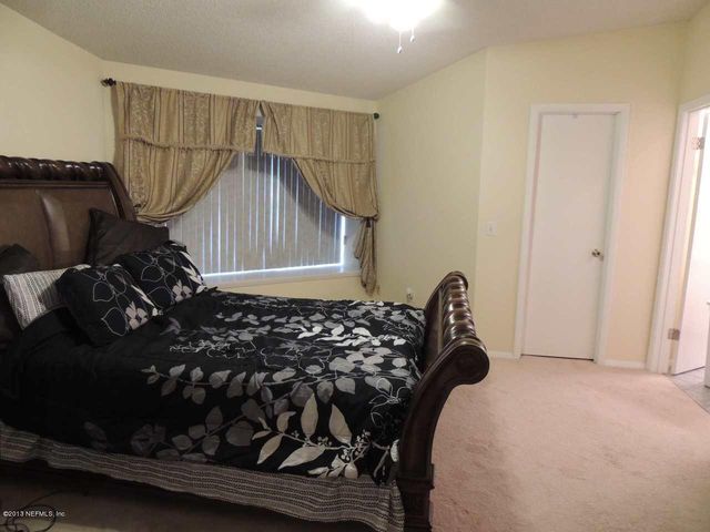 8055 CREEDMOOR Drive, Jacksonville, FL 32244