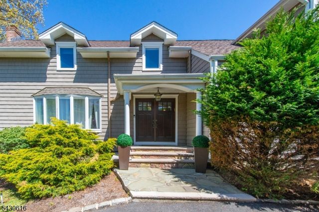 68 Rockledge Dr, Livingston Twp., NJ 07039