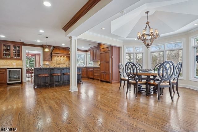 68 Rockledge Dr, Livingston Twp., NJ 07039