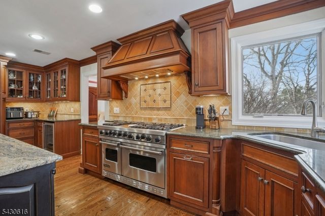 68 Rockledge Dr, Livingston Twp., NJ 07039